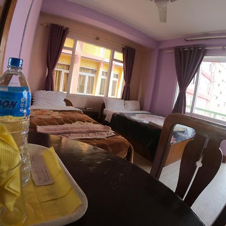 קטמנדו Hotel Pokhara Peace מראה חיצוני תמונה