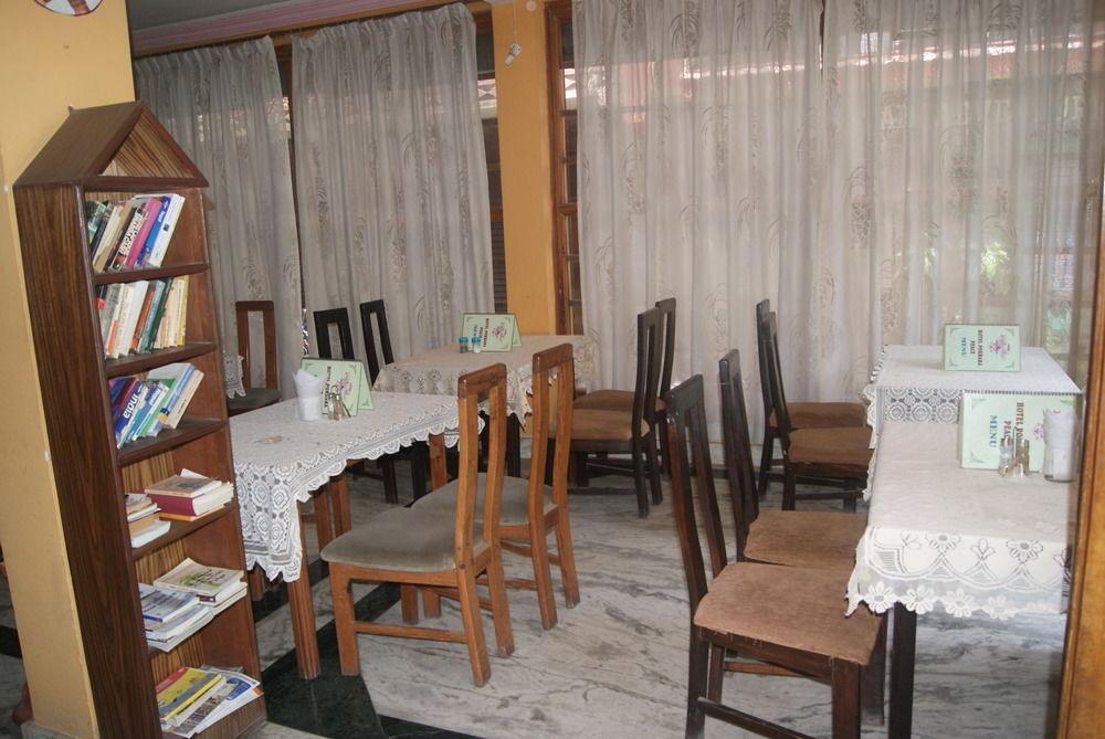 קטמנדו Hotel Pokhara Peace מראה חיצוני תמונה