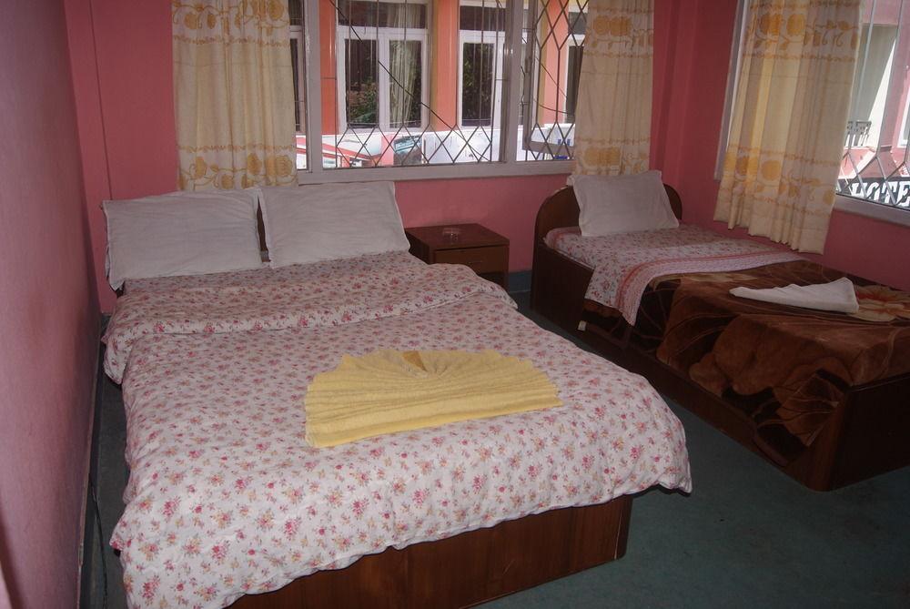 קטמנדו Hotel Pokhara Peace מראה חיצוני תמונה