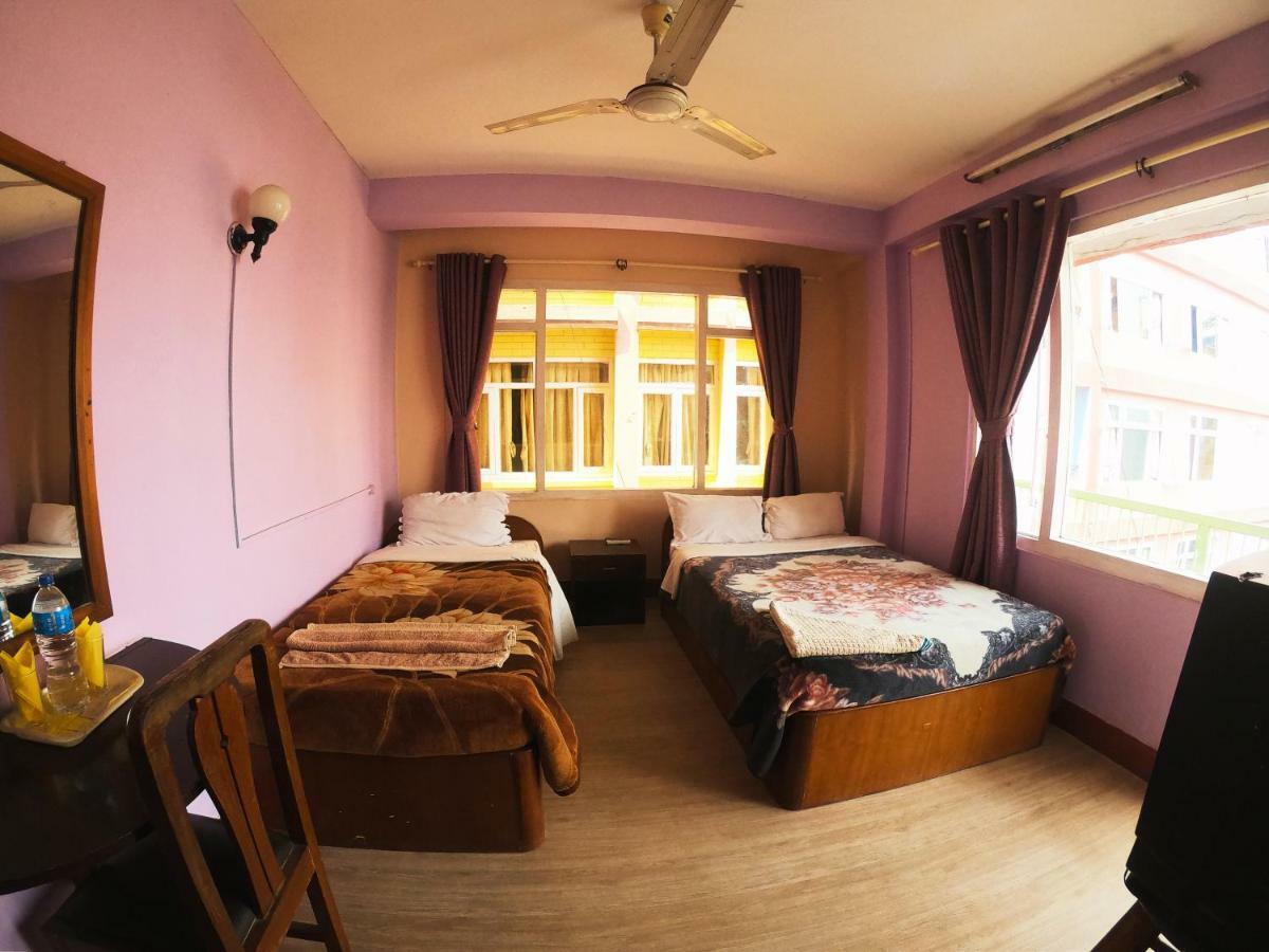 קטמנדו Hotel Pokhara Peace מראה חיצוני תמונה