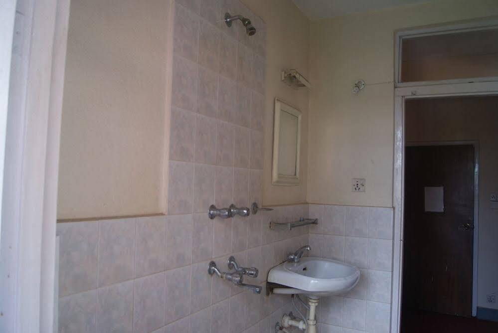 קטמנדו Hotel Pokhara Peace מראה חיצוני תמונה